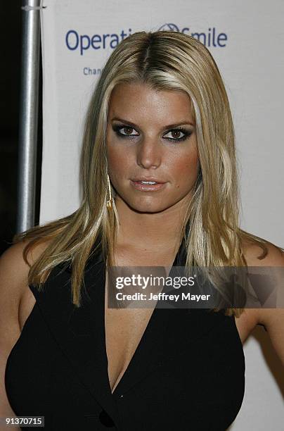 Singer Jessica Simpson arrives at Operation Smile's 8th Annual Smile Gala at The Beverly Hilton Hotel on October 2, 2009 in Beverly Hills, California.