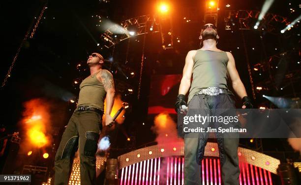 Wisin y Yandel perform at Madison Square Garden on October 2, 2009 in New York City.