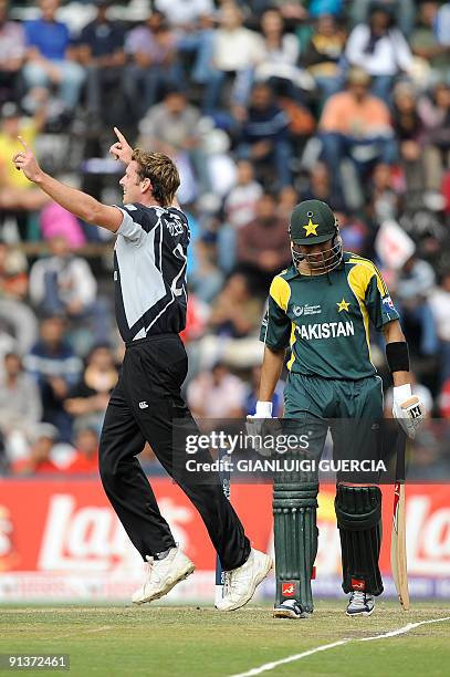 Ian Butler 160 Ian Butler Cricket Player Stock Photos, High-Res Pictures, and ...