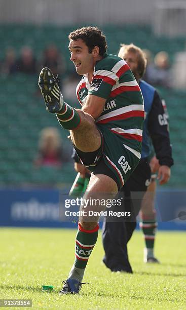 Jeremy Staunton of Worcester kicks a penalty during the Guinness Premiership match between Leicester Tigers and Worcester Warriors at Welford Road on...