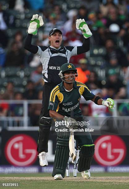 Brendon McCullum of New Zealand appeals as Umar Akmal of Pakistan is trapped LBW by Daniel Vettori of New Zealand during the ICC Champions Trophy 2nd...