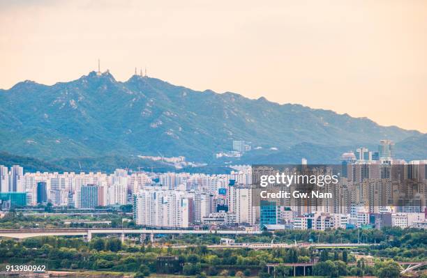 southwestern seoul - urban sprawl forest stock pictures, royalty-free photos & images