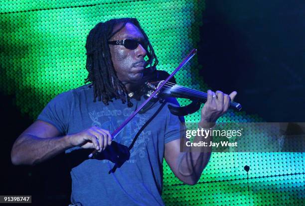 Boyd Tinsley of the Dave Matthews Band performs on day 2 of the Austin City Limits Music Festival at Zilker Park on October 3, 2009 in Austin, Texas.