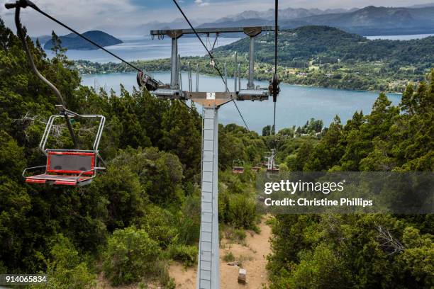 beautiful argentina - deep in the andes mountains - aerosilla cerro campanario - villa-la-angostura stockfoto's en -beelden
