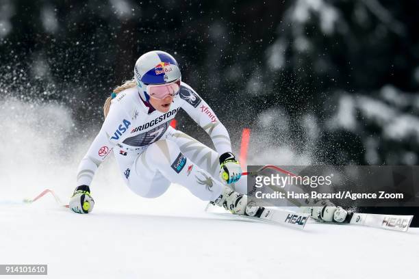 Lindsey Vonn of USA competes during the Audi FIS Alpine Ski World Cup Women's Downhill on February 4, 2018 in Garmisch-Partenkirchen, Germany.