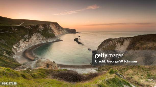 man-o-war bay - dorset engeland stockfoto's en -beelden