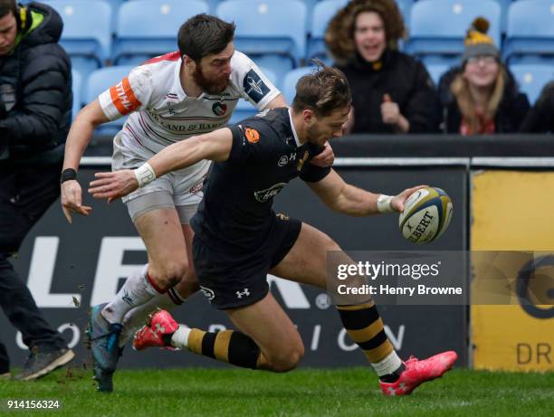 Josh Bassett of Wasps scores a try during the Anglo-Welsh Cup match between Wasps and Leicester Tigers at Ricoh Arena on February 4, 2018 in...