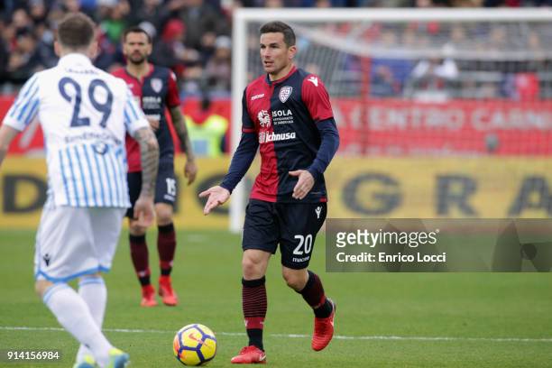 Simone Padoin of Cagliari in action during the serie A match between Cagliari Calcio and Spal at Stadio Sant'Elia on February 4, 2018 in Cagliari,...