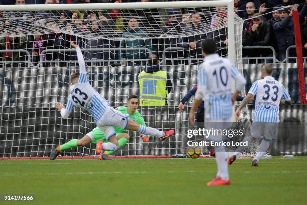 Marco Sau of Cagliari scores his goal 2-0 during the serie A match between Cagliari Calcio and Spal at Stadio Sant'Elia on February 4, 2018 in...