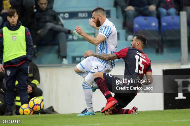 Mirco Antenucci of Spal and Leandro Castan of Cagliari during the serie A match between Cagliari Calcio and Spal at Stadio Sant'Elia on February 4,...