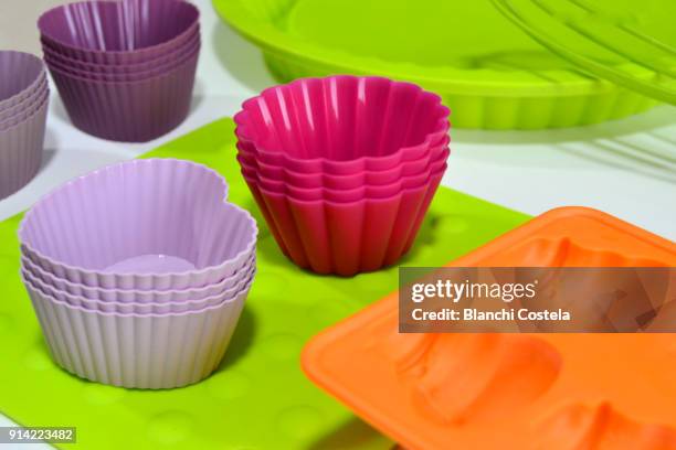 different silicone molds - amoldar fotografías e imágenes de stock