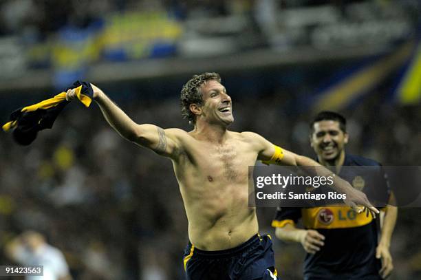 Boca Juniors' Martin Palermo celebrates scored goal during an Argentina´s first division soccer match on October 4, 2009 in Buenos Aires, Argentina.