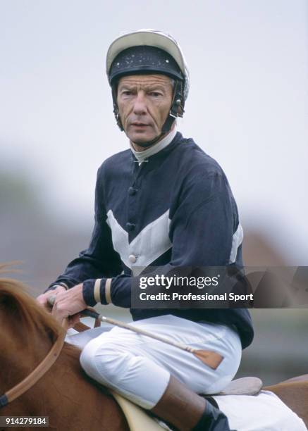 Lester Piggott returns to the saddle, after serving a prison sentence for tax fraud, in Leicester on 15th October 1990.