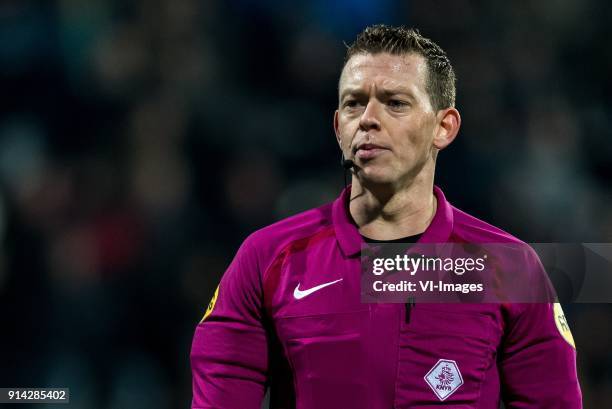 Referee Allard Lindhout during the Dutch Eredivisie match between Heracles Almelo and ADO Den Haag at Polman stadium on February 03, 2018 in Almelo,...
