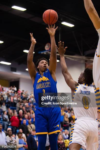 Isaiah Ross Photos and Premium High Res Pictures - Getty Images