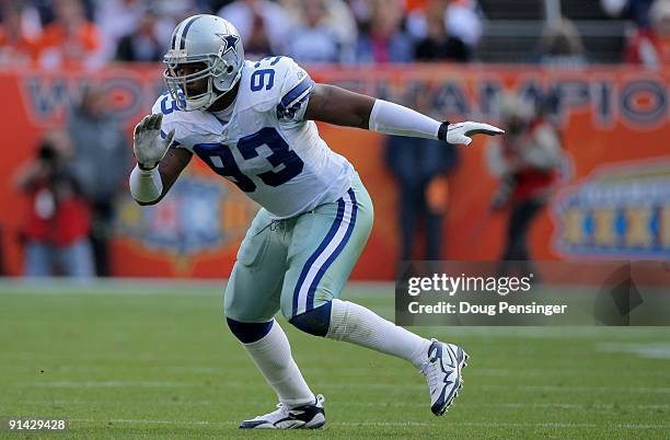 Anthony Spencer of the Dallas Cowboys rushes against the Denver Broncos during NFL action at Invesco Field at Mile High on October 4, 2009 in Denver,...