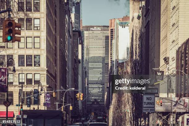 park avenue and union square at sunset. distance view of metlife building. manhattan, new york - metalife fotografías e imágenes de stock