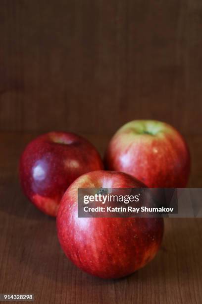 empire apples - small group of objects stock pictures, royalty-free photos & images