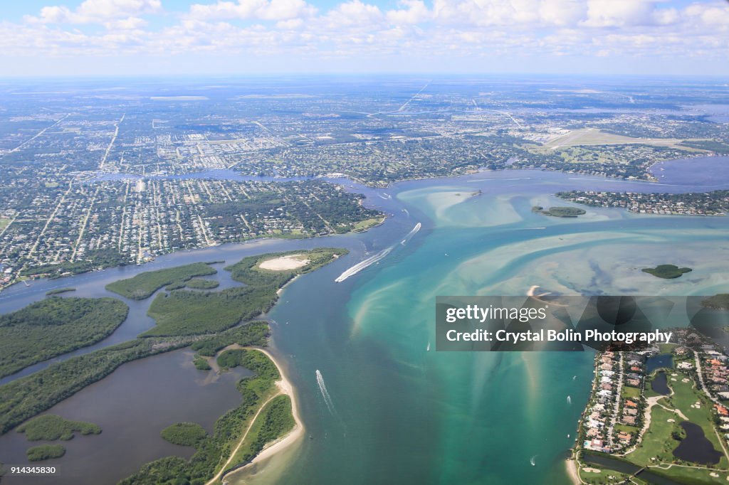 Vista aérea de la costa sur oriental de la Florida