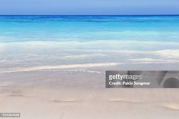 sunny and crystal clear water at most beautiful beach at tachai island - tachai stockfoto's en -beelden