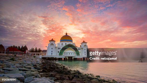 majestic view of malacca straits mosque during sunset - masjid selat melaka stock pictures, royalty-free photos & images