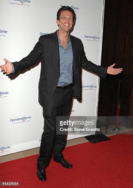 Ashley Hamilton arrives at Operation Smile's 8th Annual Smile Gala at The Beverly Hilton Hotel on October 2, 2009 in Beverly Hills, California.