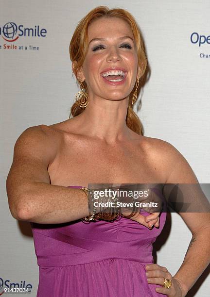 Poppy Montgomery arrives at Operation Smile's 8th Annual Smile Gala at The Beverly Hilton Hotel on October 2, 2009 in Beverly Hills, California.
