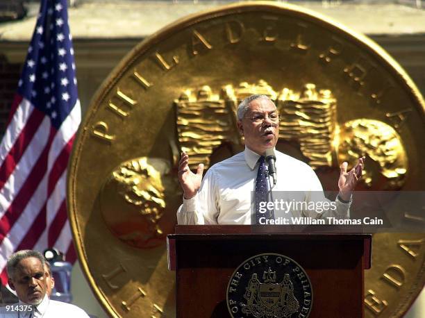 Secretary of State Colin L. Powell speaks to the audience after being presented the 2002 Philadelphia Liberty Medal July 4, 2002 in Philadelphia,...