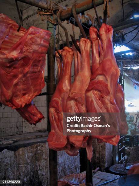 streets of karachi - red meat stock pictures, royalty-free photos & images