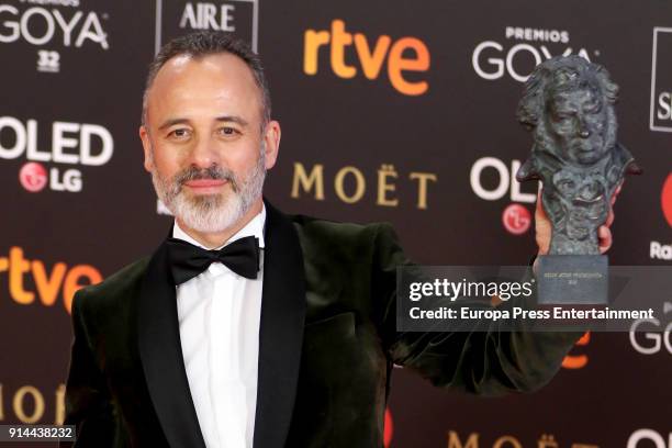 Javier Gutierrez holds the award during the 32nd edition of the Goya Cinema Awards at Madrid Marriott Auditorium on February 3, 2018 in Madrid, Spain.