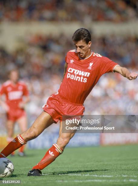 Ian Rush of Liverpool in action during the FA Charity Shield between Liverpool and Everton at Wembley Stadium on August 16, 1986 in London, England.