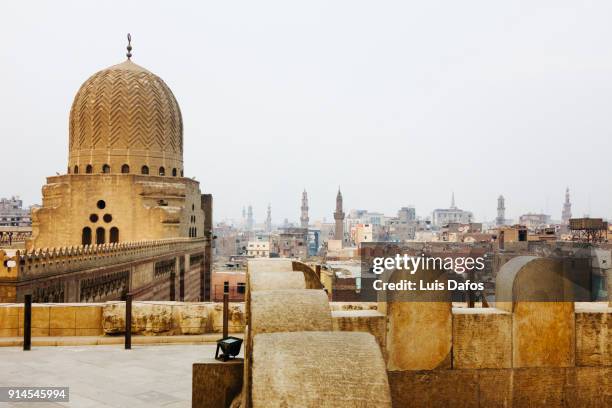 old cairo skyline and mosque of sultan al-muayyad in foreground - cairo skyline stock pictures, royalty-free photos & images