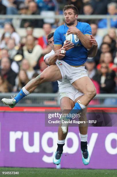 Tommaso Benvenuti of Italy catches the ball during the NatWest Six Nations match between Italy and England at Stadio Olimpico on February 4, 2018 in...