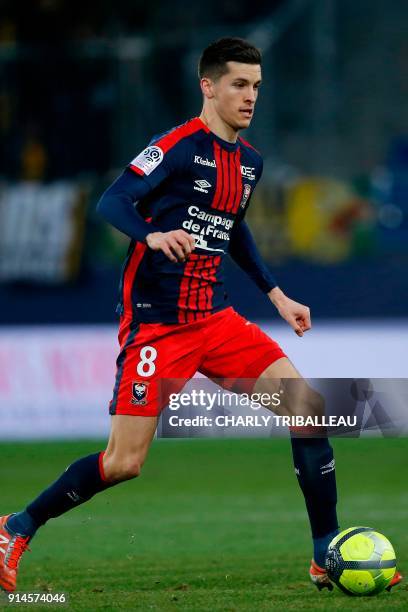 Caen's Belgian midfielder Stef Peeters runs with the ball during the French L1 football match between Caen and Nantes on February 4 at Michel...