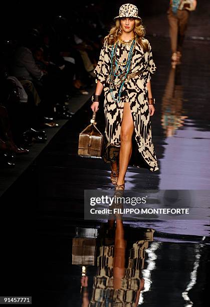 Model displays a creation of Elena Miro' Spring/Summer 2010 ready-to-wear collection on September 23, 2009 during the Women's fashion week in Milan....