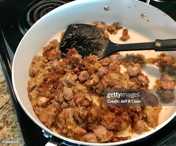 chicken livers pan fried in texas - animal digestive system stockfoto's en -beelden