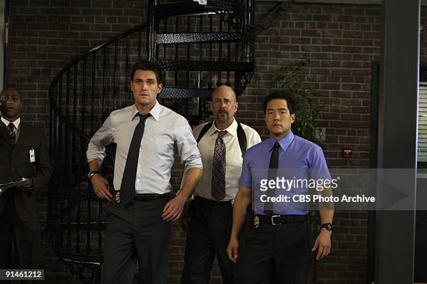 "Red Badge" - Jane, Cho , Rigsby and Van Pelt decide to conduct their own investigation when Lisbon is accused of murdering a child molester she...