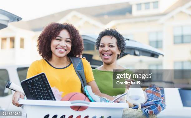 Parents Help Move Out 503 Parents Students Moving Out Stock Photos, High-Res Pictures, and ...