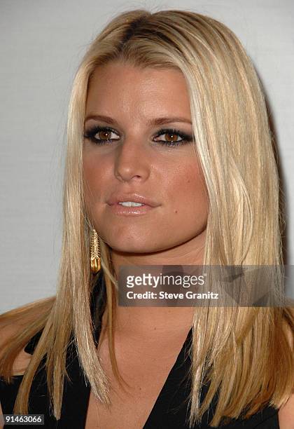 Jessica Simpson arrives at Operation Smile's 8th Annual Smile Gala at The Beverly Hilton Hotel on October 2, 2009 in Beverly Hills, California.