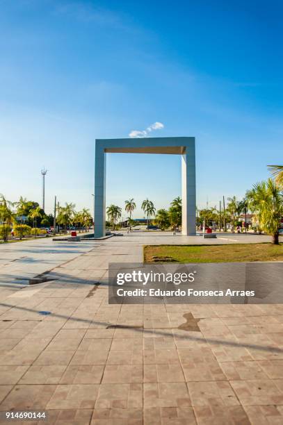 the millenium portal - deelstaat roraima stockfoto's en -beelden