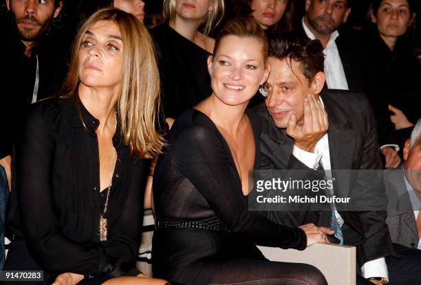 Carine Roitfeld, Kate Moss and Jamie Hince attend Yves Saint Laurent Pret a Porter show as part of the Paris Womenswear Fashion Week Spring/Summer...