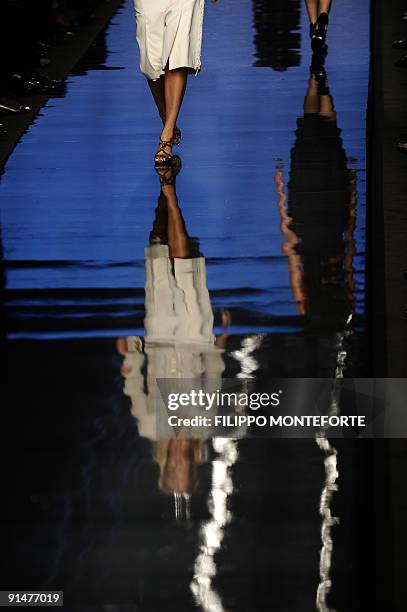 Model displays a creation of Elena Miro' Spring/Summer 2010 ready-to-wear collection on September 23, 2009 during the Women's fashion week in Milan....