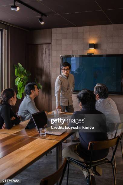 business image,meeting,office - hierarquia de corporação imagens e fotografias de stock