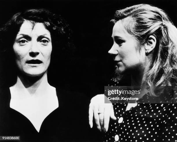 British actress Jane Lapotaire as French singer Édith Piaf and Zoë Wanamaker as Toine during rehearsals for the Pam Gems play 'Piaf' at the...