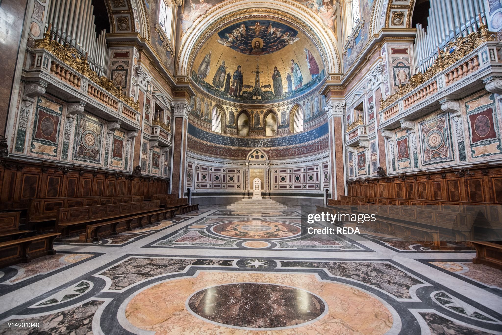The apse of the Basilica. with decorations Cosmatesche. Basilica San Giovanni in Laterano. Rome. Lazio. Italy. Europe