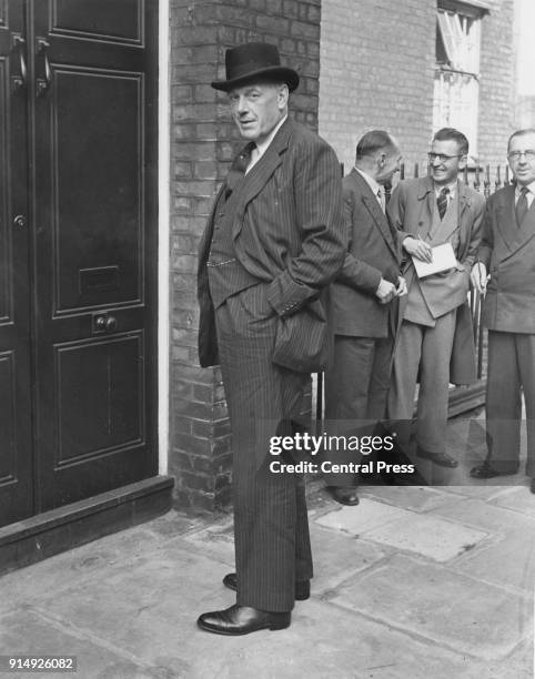 Oliver Lyttelton arrives at Winston Churchill's house in Hyde Park Gate, London, for a meeting of the Conservative Shadow Cabinet, 22nd September...