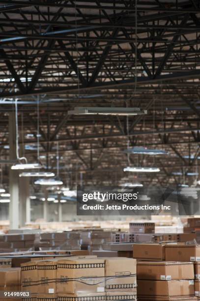 tops of boxes in warehouse - top of cardboard box stock pictures, royalty-free photos & images