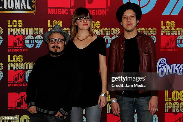 Bonnz , Lo Blondo and Oro de Neta of the music group Hello Seahorse attend at the MTV Latino Awards 2009 at the Racetrack of the Americas on October...