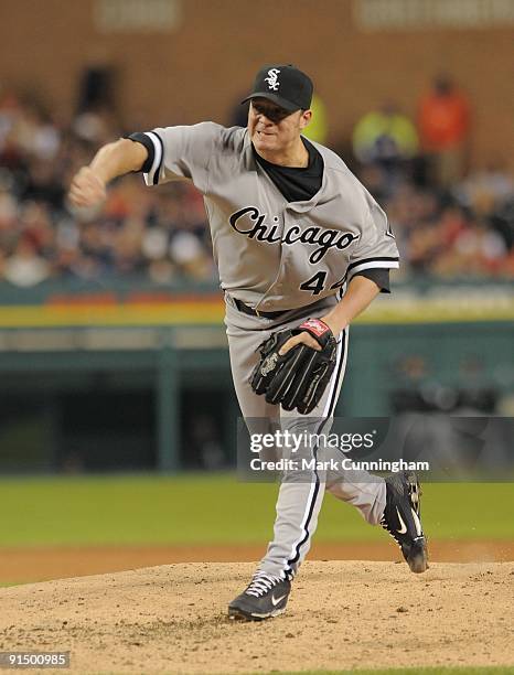 Jake Peavy of the Chicago White Sox pitches against the Detroit Tigers during the game at Comerica Park on October 2, 2009 in Detroit, Michigan. The...