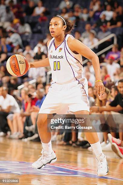 Ketia Swanier of the Phoenix Mercury moves the ball to the basket in Game Two of the Western Conference Finals against the Los Angeles Sparks during...